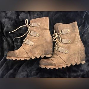 Women’s Sorel Joan of Arc Wedge size 8.5